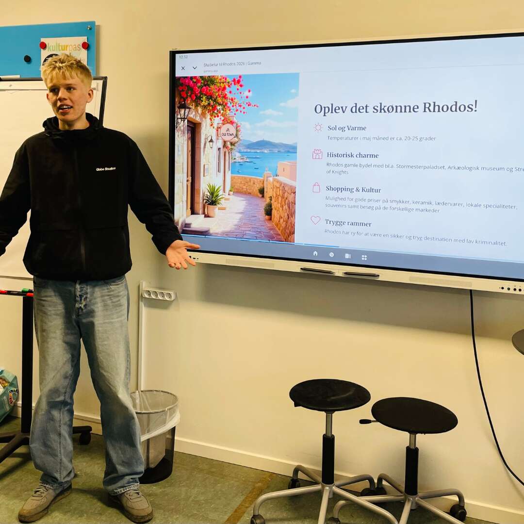 Forud for afrejse arbejder eleverne med research om Rhodos, herunder kultur, historie og sundhedsfaglige forhold. Forberedelsen styrker både det faglige fundament og evnen til at indgå i internationale samarbejder.
